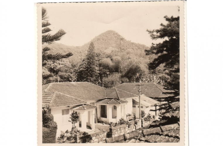 Casas da Vila antes da ocupação pelos diretórios acadêmicos. 1964. Fotógrafo desconhecido. Acervo do Núcleo de Memória.