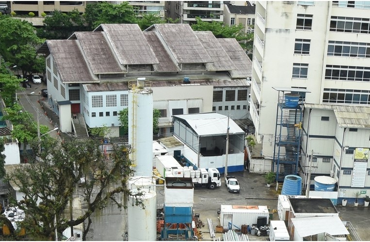Vista do Ginásio Esportivo, do Edifício Padre Laércio S.J. e das obras do Metrô. 2016. Fotógrafo Antônio Albuquerque. Acervo Núcleo de Memória. Vista do Ginásio Esportivo, do Edifício Padre Laércio S.J. e das obras do Metrô. 2016. Fotógrafo Antônio Albuquerque. Acervo Núcleo de Memória.