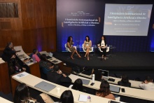 Abertura do evento, com as professoras Caitlin Mulholland, Caroline Tauk e Letícia Cesarino. Fotógrafo Antônio Albuquerque.