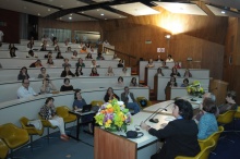 Mesa-redonda no Auditório do RDC. Fotógrafo Antônio Albuquerque. Acervo do Núcleo de Memória.