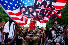 Marcha em Nova York, em junho, em protesto ao assassinato de George Floyd pela polícia de Minneapolis.