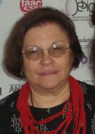 Professora Anamaria de Moraes. Fotógrafo Ivy Higino. Site da Escola de Design/UEMG.