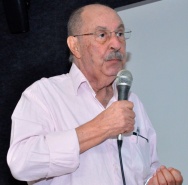 Prof. Miguel Pereira. 2017. Fotógrafa Fernanda Maia. Acervo Comunicar.